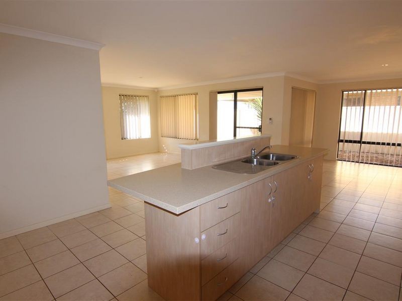 7 La Grange Way, Gosnells WA 6110