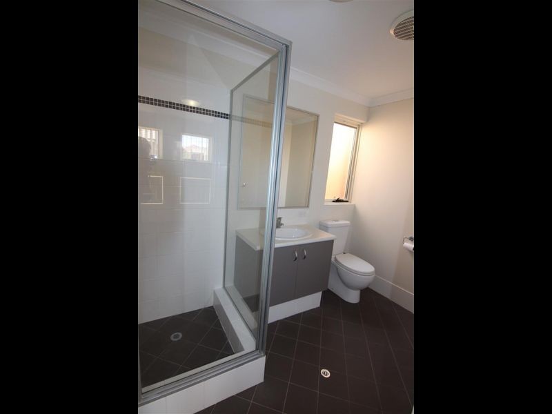 4/17-21 Third Avenue, Kelmscott WA 6111