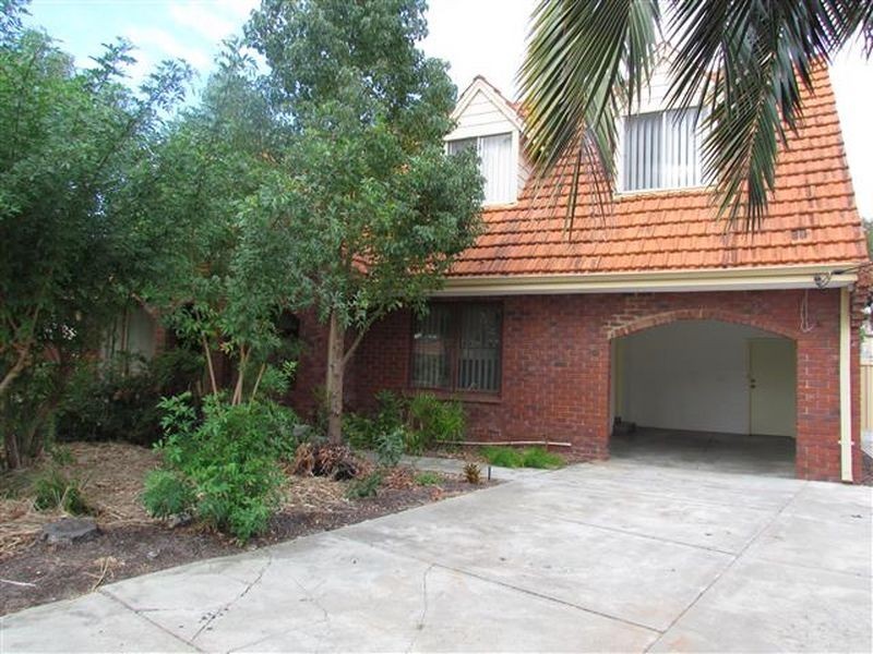 17 Nearwater way, Shelley WA 6148