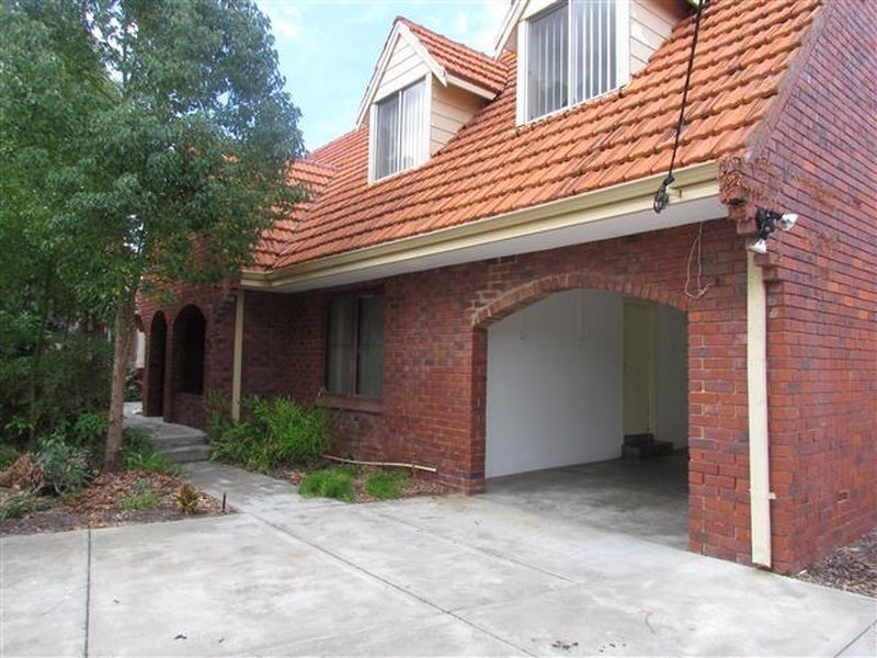 17 Nearwater way, Shelley WA 6148