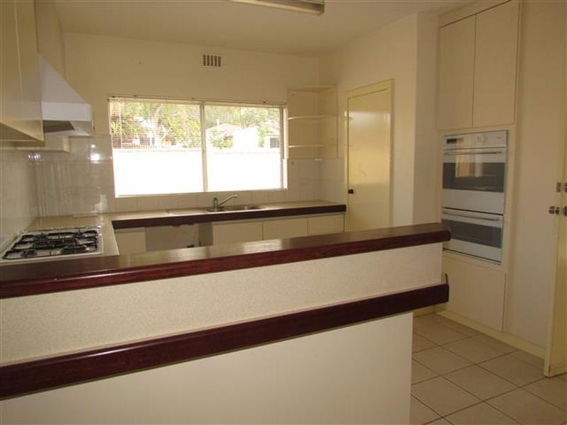 17 Nearwater way, Shelley WA 6148