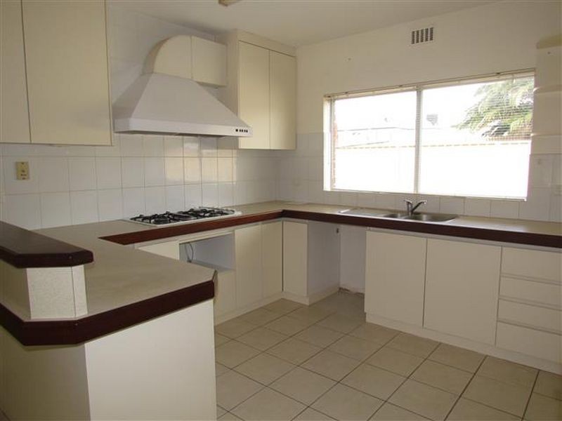 17 Nearwater way, Shelley WA 6148