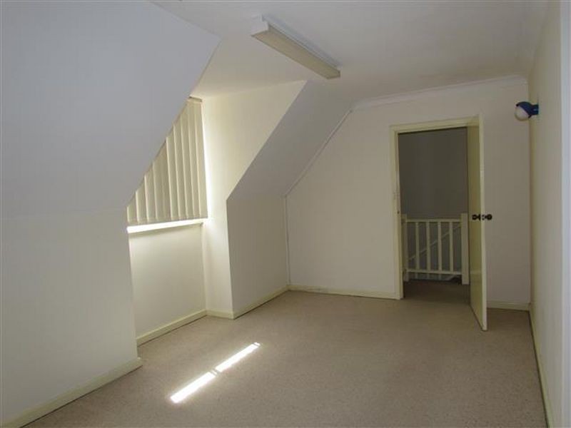 17 Nearwater way, Shelley WA 6148