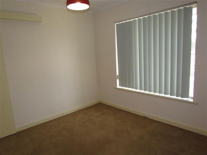 17 Nearwater way, Shelley WA 6148