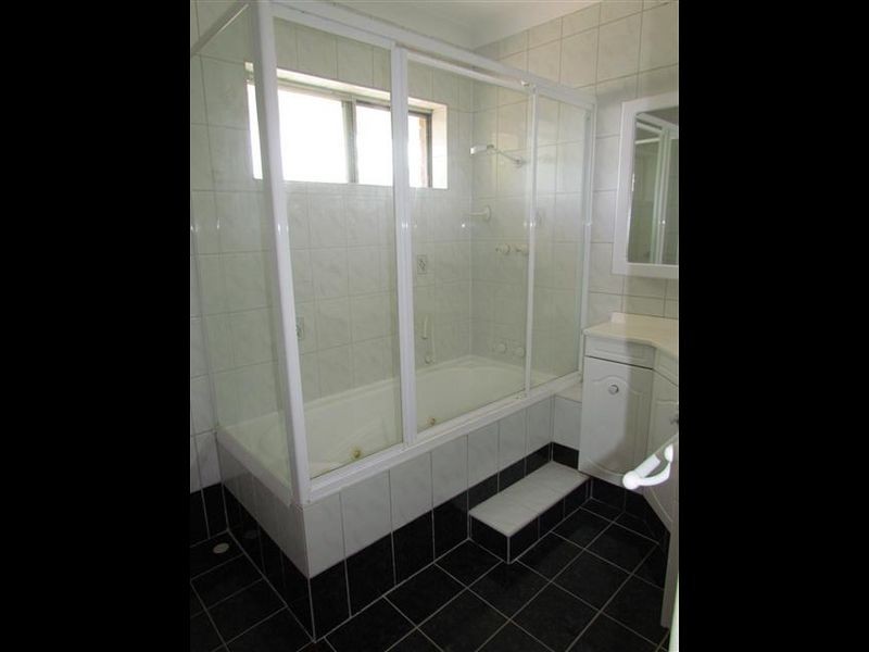 17 Nearwater way, Shelley WA 6148