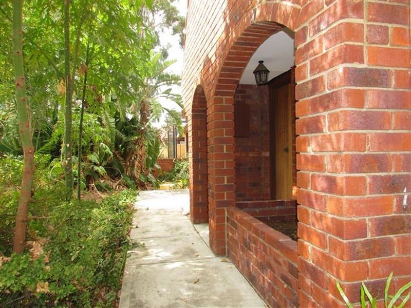 17 Nearwater way, Shelley WA 6148