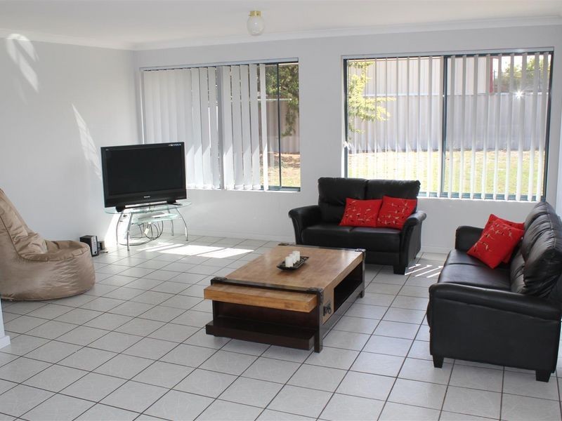 10 Touchell Retreat, Atwell WA 6164