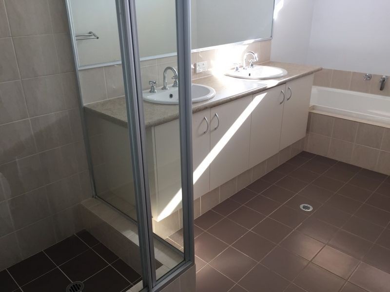 5 Caper Place, Success WA 6164