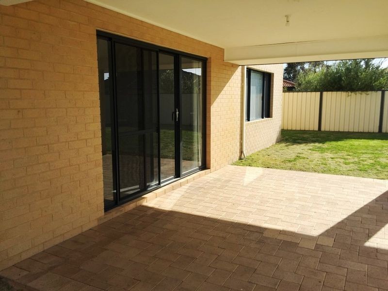 5 Caper Place, Success WA 6164