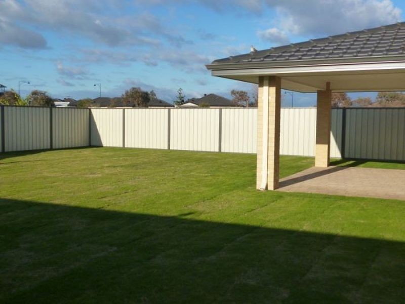 5 Caper Place, Success WA 6164