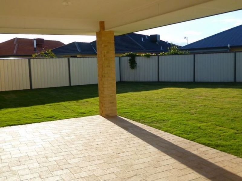 5 Caper Place, Success WA 6164