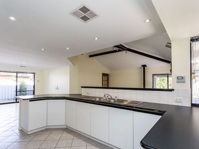 3 Gilbride Cove, Atwell WA 6164