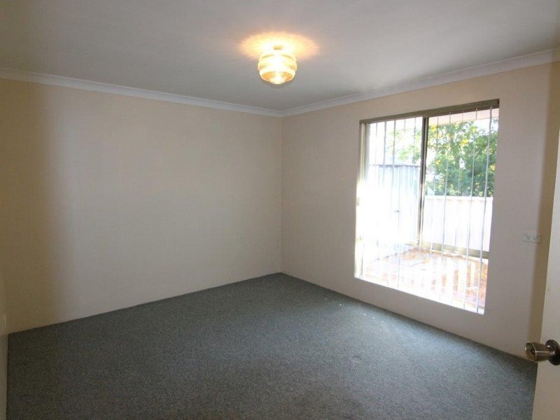 5a Kemmish Crescent, Melville WA 6156