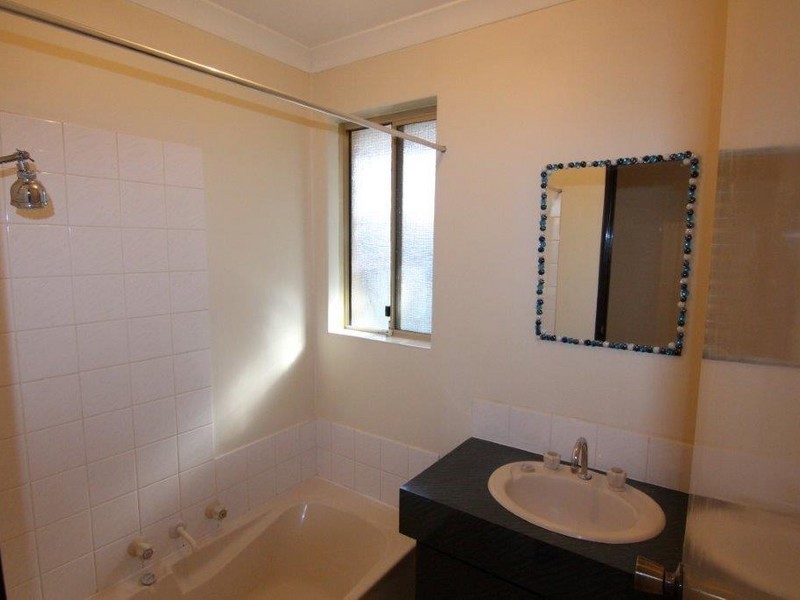 5a Kemmish Crescent, Melville WA 6156