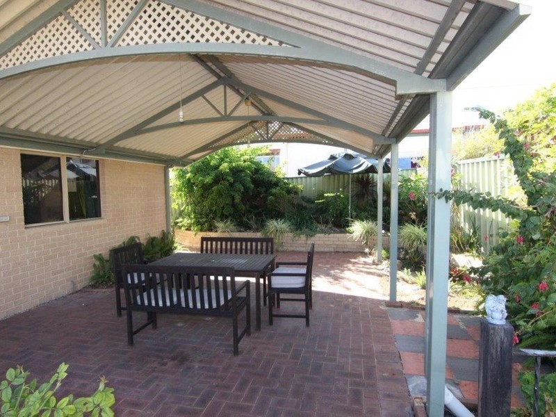 5a Kemmish Crescent, Melville WA 6156