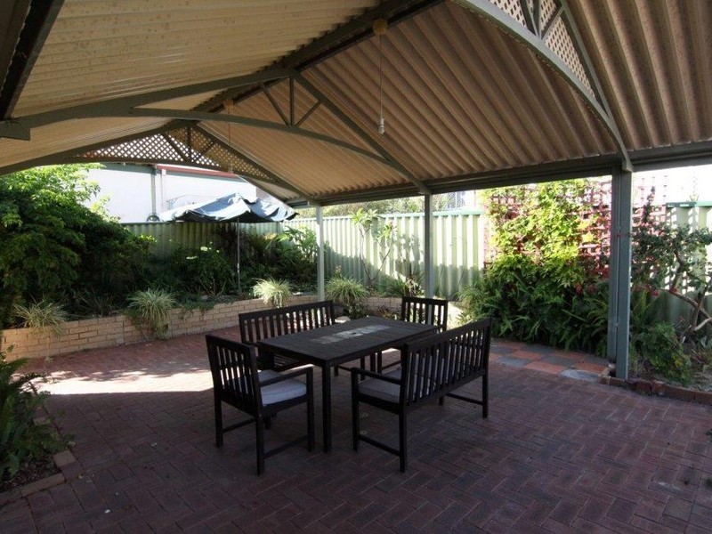 5a Kemmish Crescent, Melville WA 6156