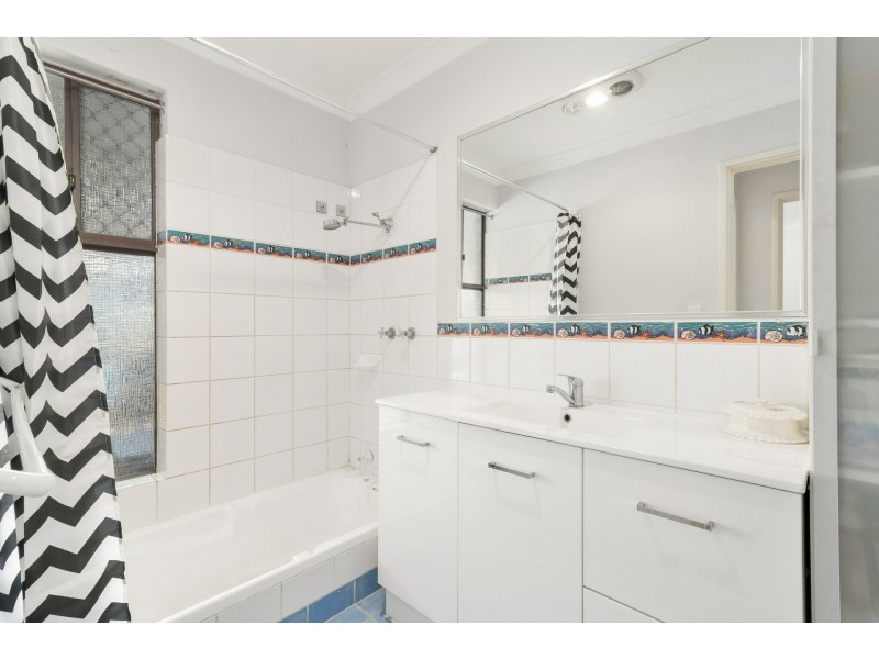 24 Eppalock Grove, South Lake WA 6164