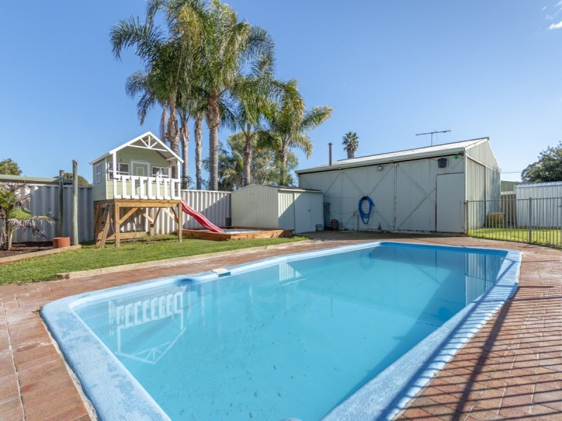 24 Eppalock Grove, South Lake WA 6164