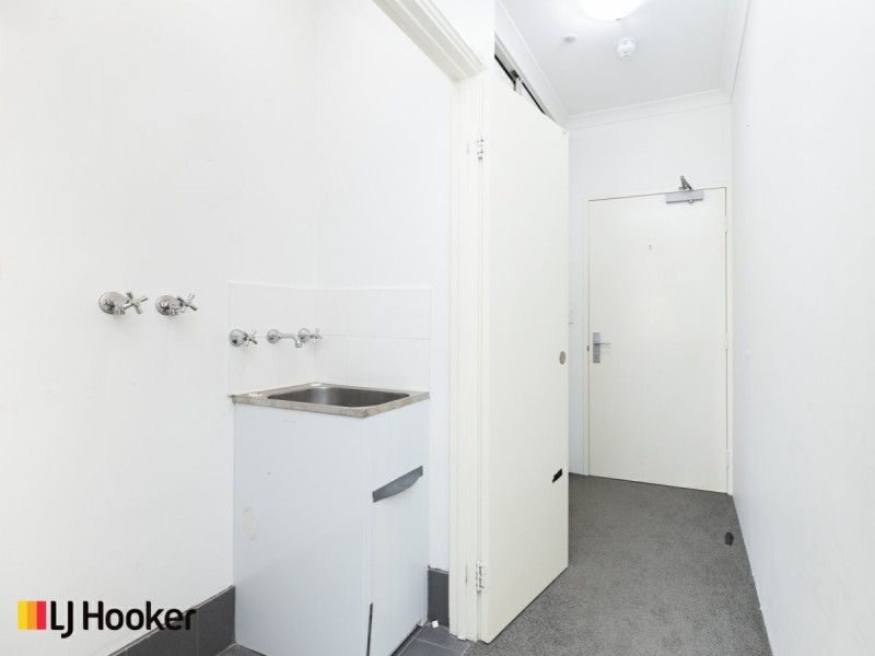 Apartment 8/11 Debenham Street, Thornlie WA 6108