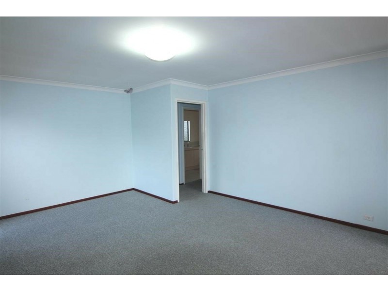 7/8 Neon Close, Parkwood WA 6147