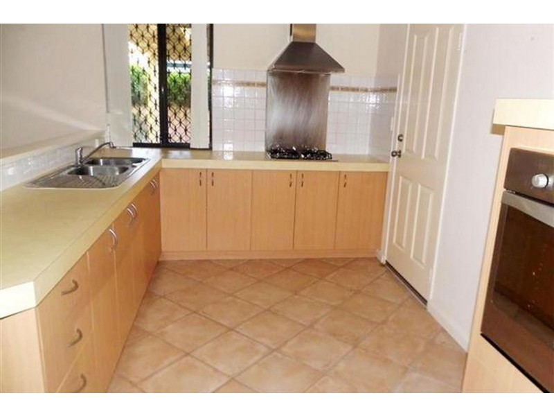 15 Glennon Way, Rossmoyne WA 6148