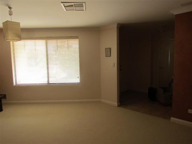 15 Glennon Way, Rossmoyne WA 6148