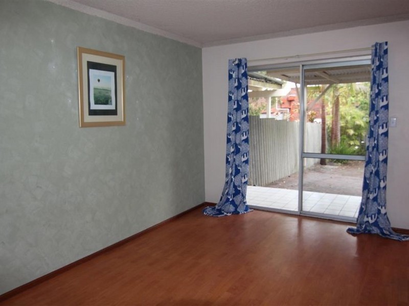 8/19 Freesia Way, Willetton WA 6155