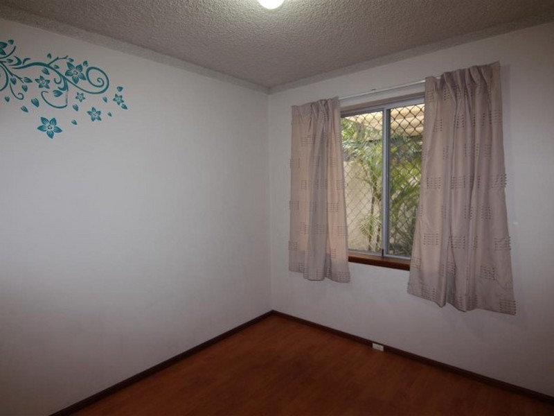 8/19 Freesia Way, Willetton WA 6155