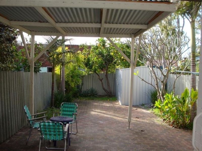 8/19 Freesia Way, Willetton WA 6155