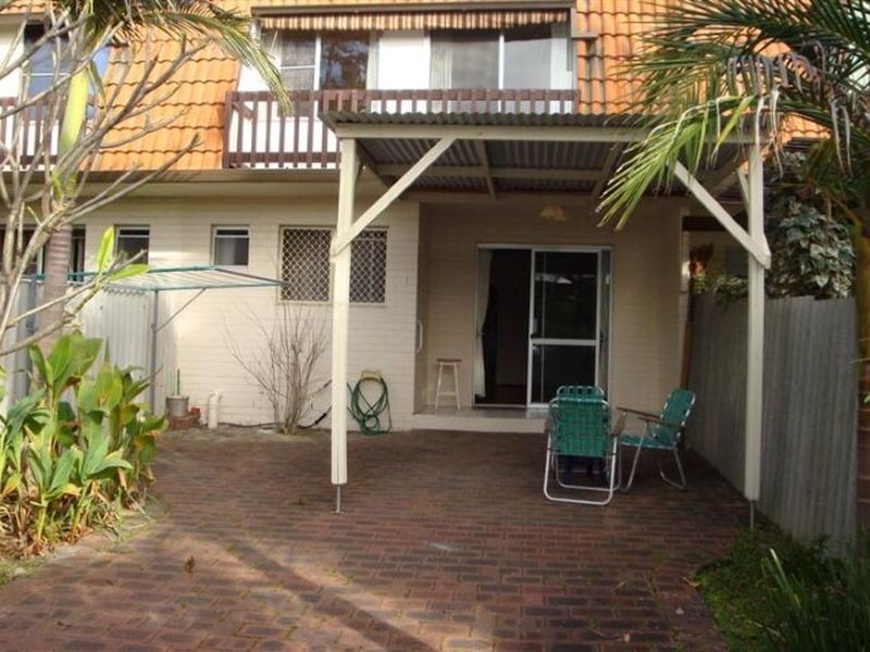 8/19 Freesia Way, Willetton WA 6155