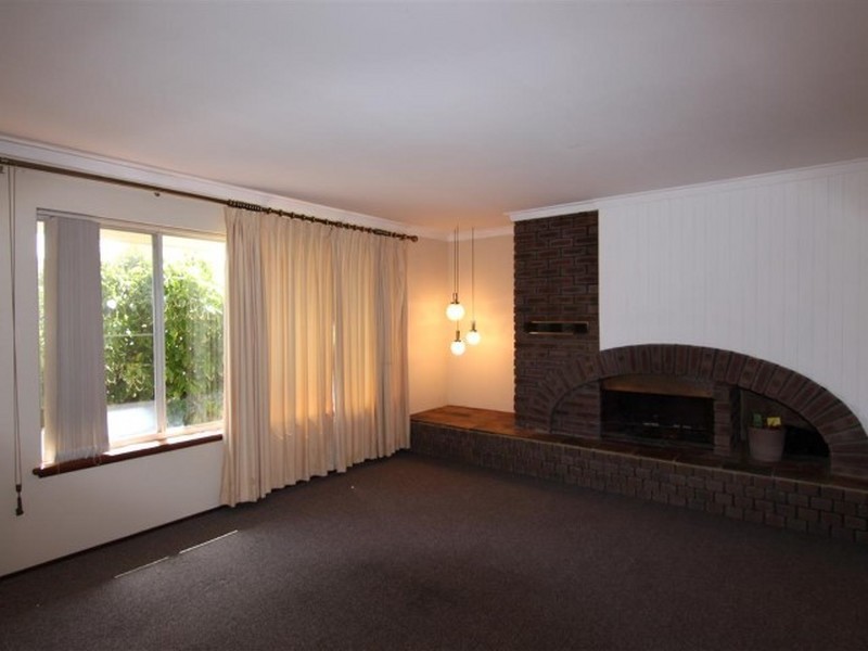 12 Pierre Place, Padbury WA 6025