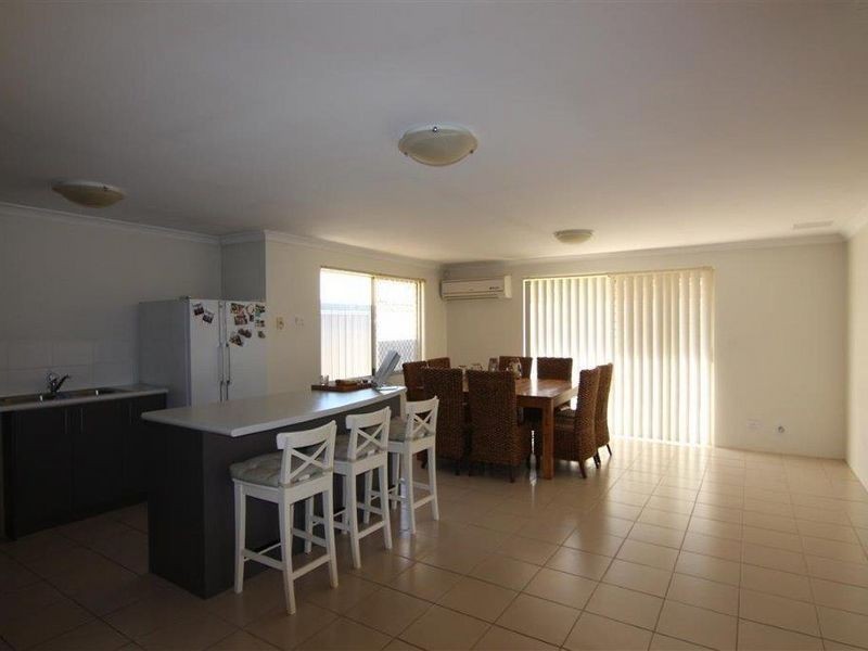2/157 Seventh Road, Armadale WA 6112