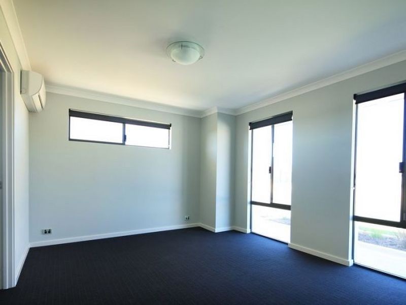 7 Oakes Way, Hammond Park WA 6164