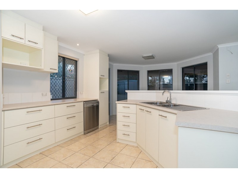 12 Richards Place, Cannington WA 6107