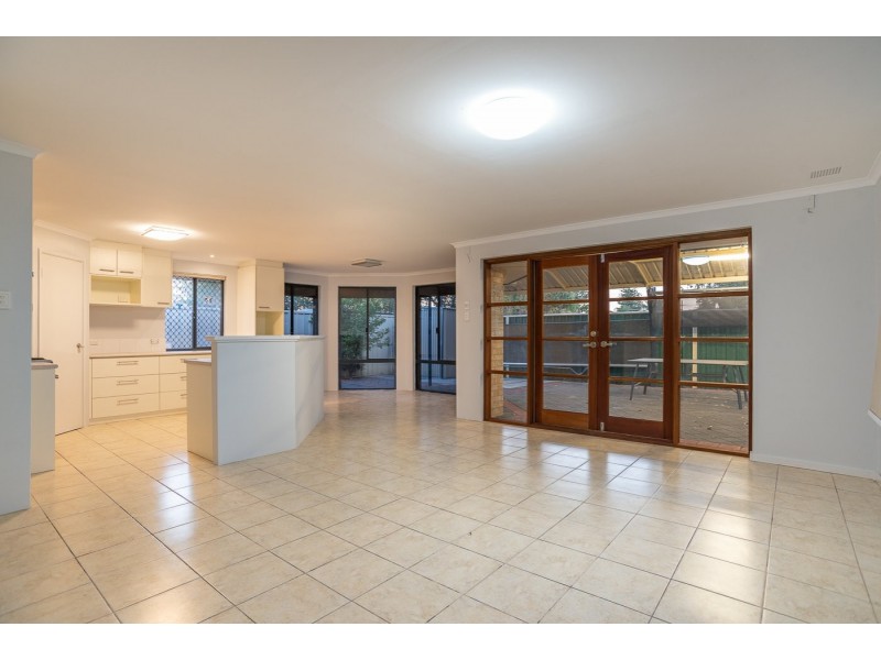 12 Richards Place, Cannington WA 6107