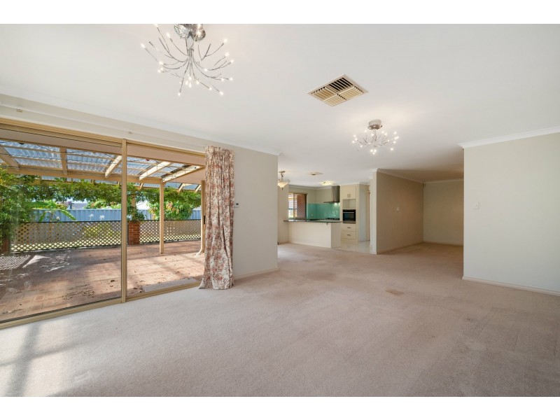 14 Sylvan Crescent, Leeming WA 6149