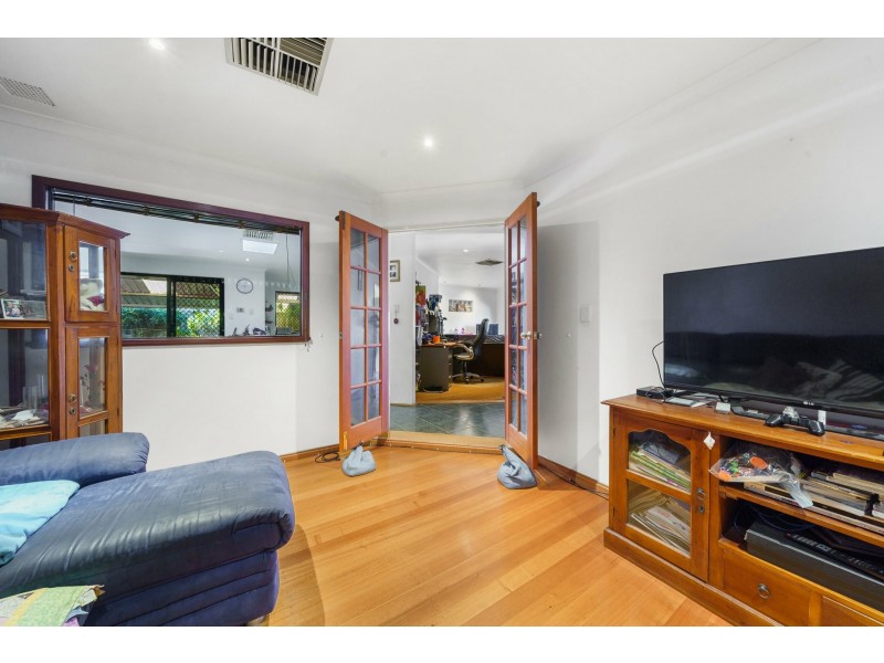 11 Seabrook Place, Success WA 6164