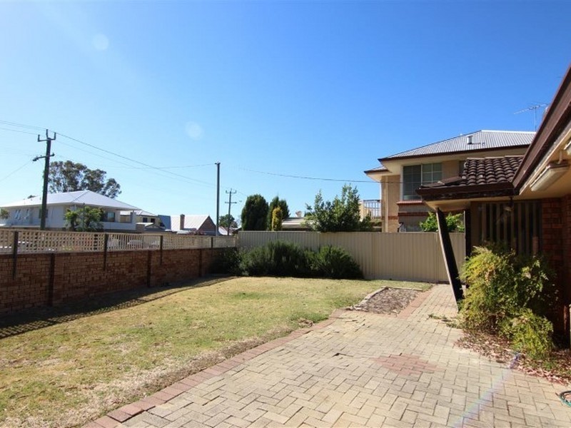 1/453 Riverton Drive, Riverton WA 6148