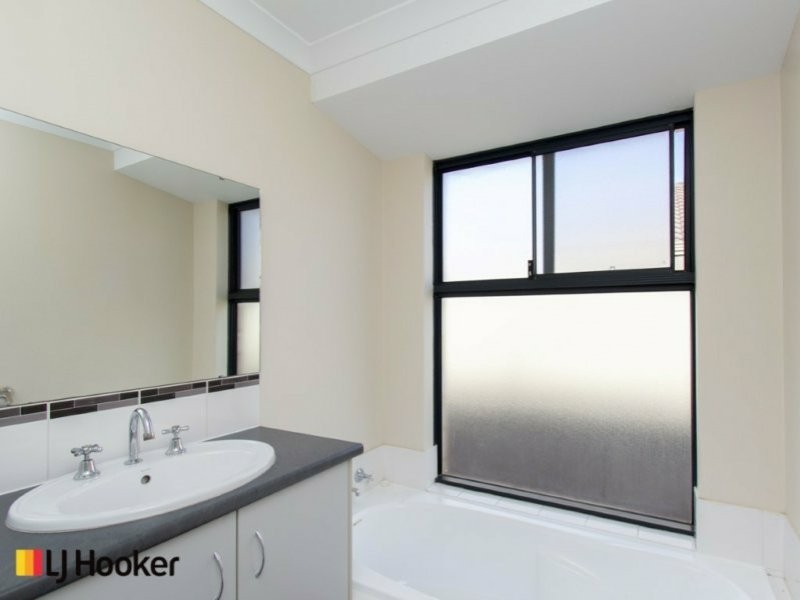 11 Bologna Gardens, Aubin Grove WA 6164