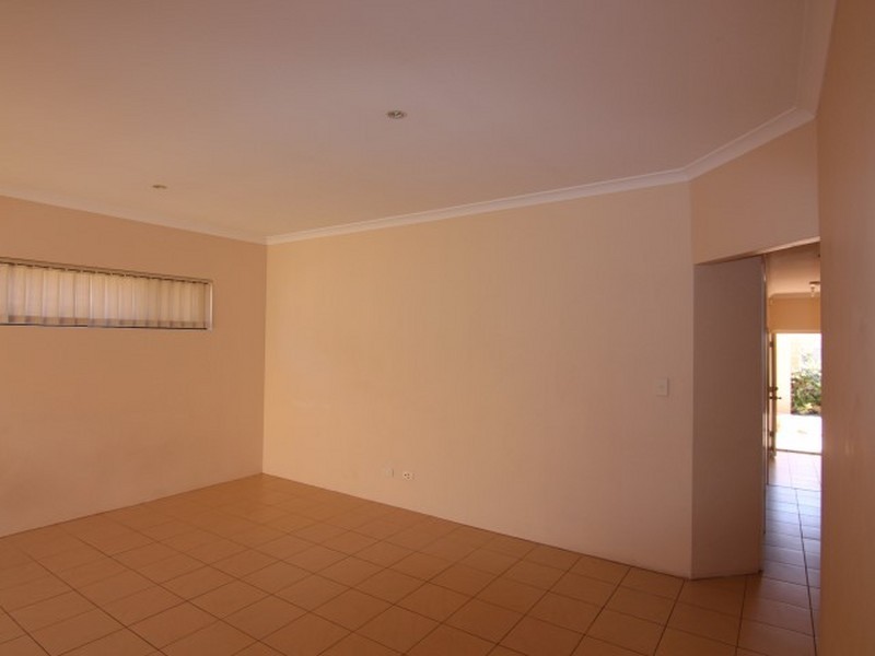 6/35 Hidden Valley Retreat, Clarkson WA 6030