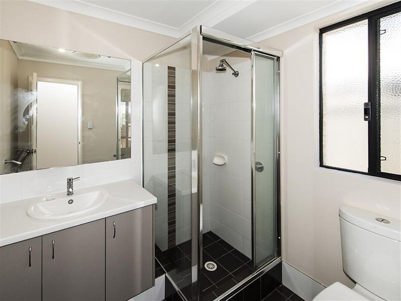 4 Keble Lane, Piara Waters WA 6112