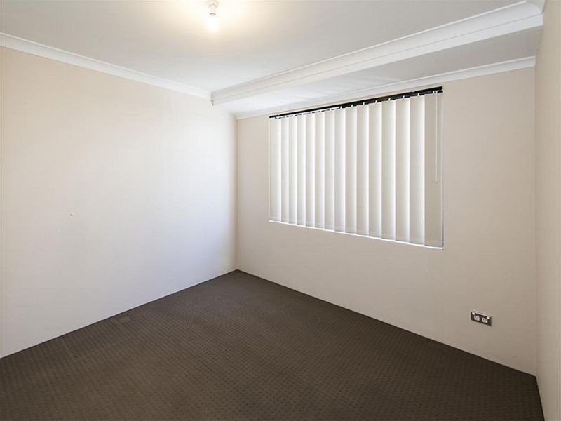 4 Keble Lane, Piara Waters WA 6112