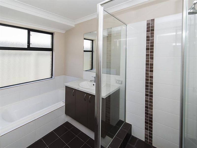 4 Keble Lane, Piara Waters WA 6112