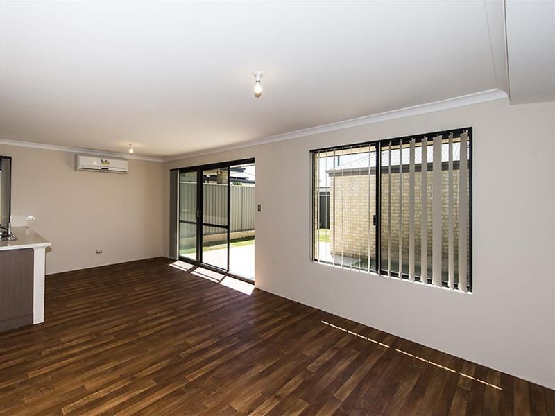 4 Keble Lane, Piara Waters WA 6112