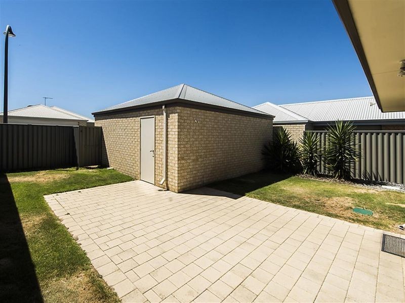 4 Keble Lane, Piara Waters WA 6112