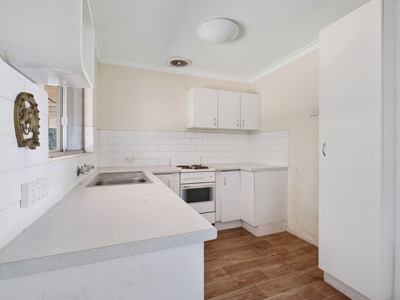 16 Elkhorn Street, East Cannington WA 6107