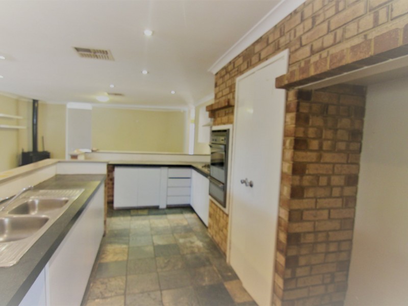 42 Golf Road, Parkwood WA 6147