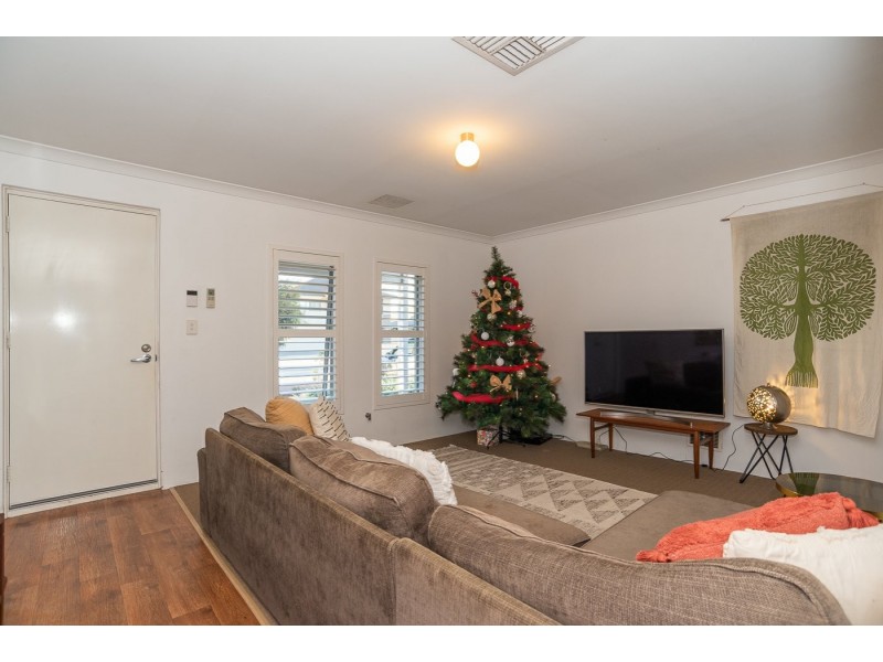 15 Redshank Close, East Cannington WA 6107