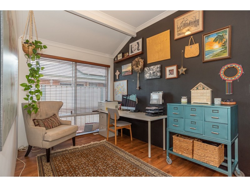15 Redshank Close, East Cannington WA 6107