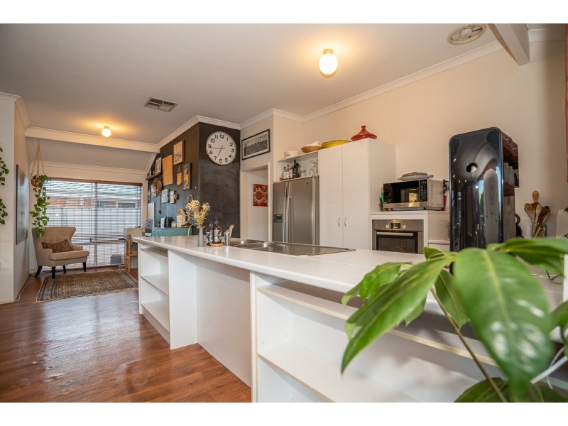15 Redshank Close, East Cannington WA 6107